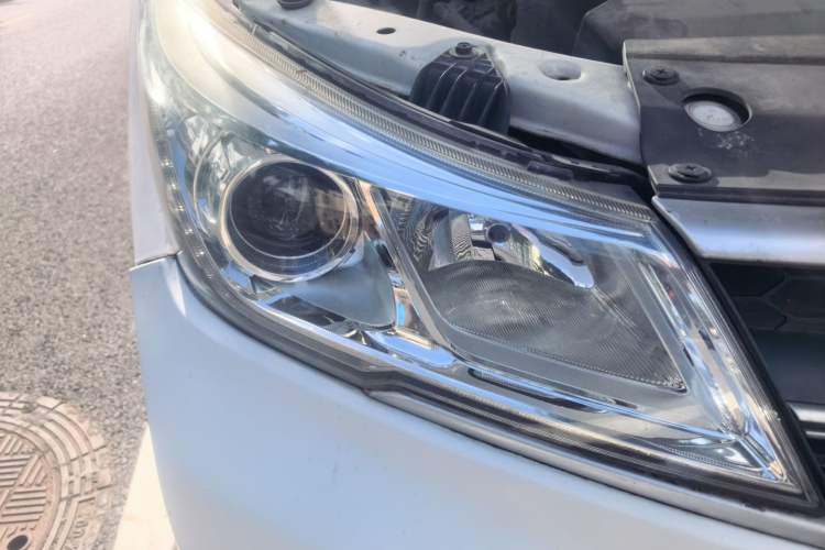 Used Baojun 730 2019 1.5L Manual Fashion Model 7-seater National V Exterior 6