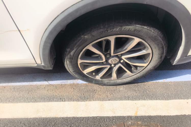 Used Baojun 730 2019 1.5L Manual Fashion Model 7-seater National V Exterior 7