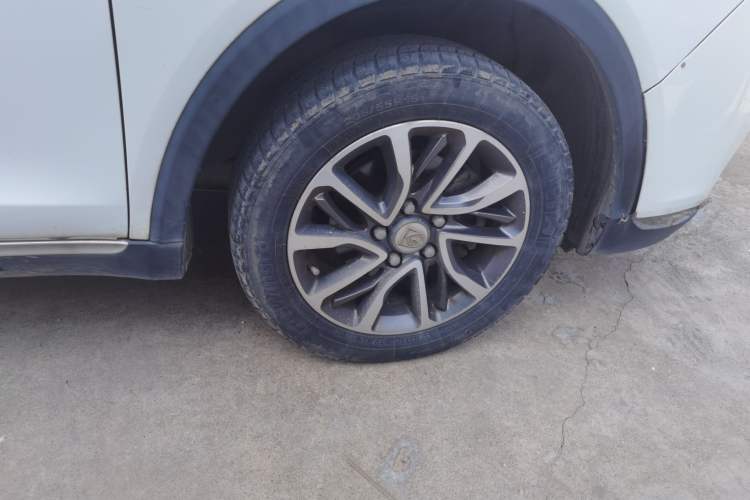 Used Baojun 730 2019 1.5L Manual Fashion Model 7-seater China VI Exterior 7