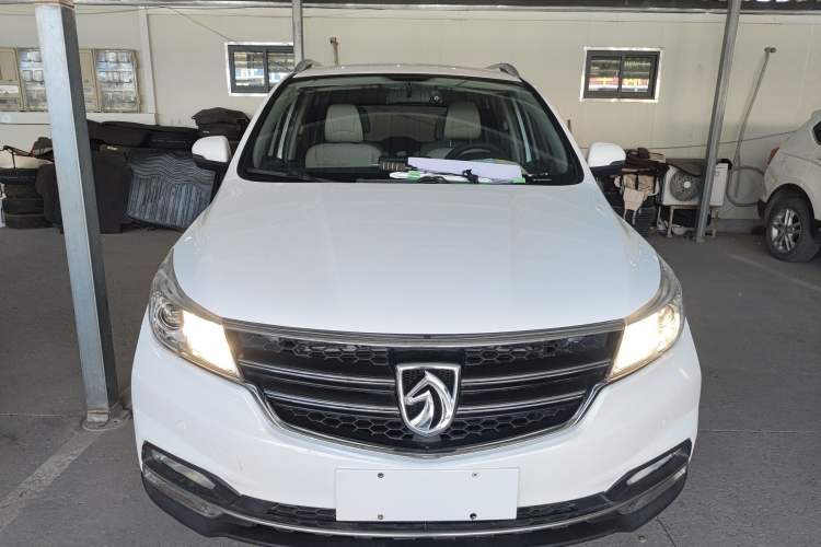 Used Baojun 730 2019 1.5T Manual Fashion Model 7-seater China VI Front