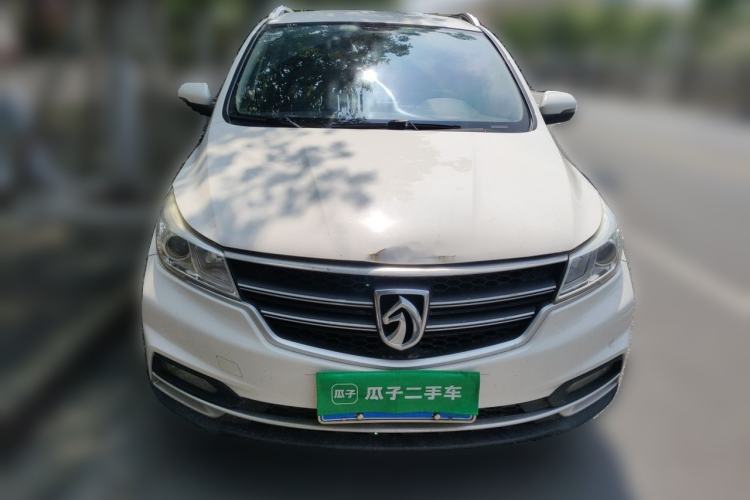 Used Baojun 730 2019 1.5T Manual Fashion Model 7-seater China VI Front