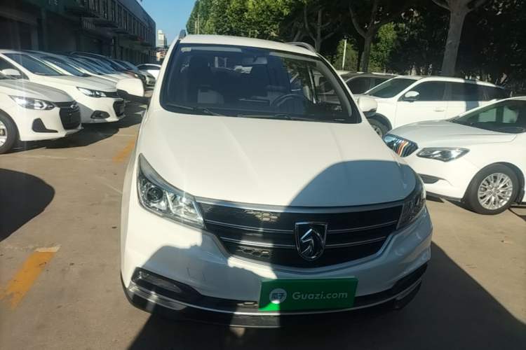 Used Baojun 730 2019 1.5L Manual Fashion Model 7-seater National V Front