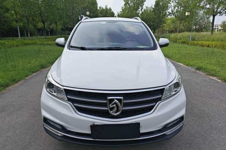 Used Baojun 730 2019 1.5L Manual Fashion Model 7-seater China VI Front