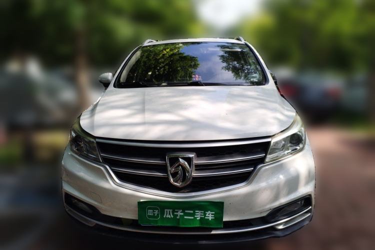 Used Baojun 730 2019 1.5T Manual Fashion Model 7-seater National V Front