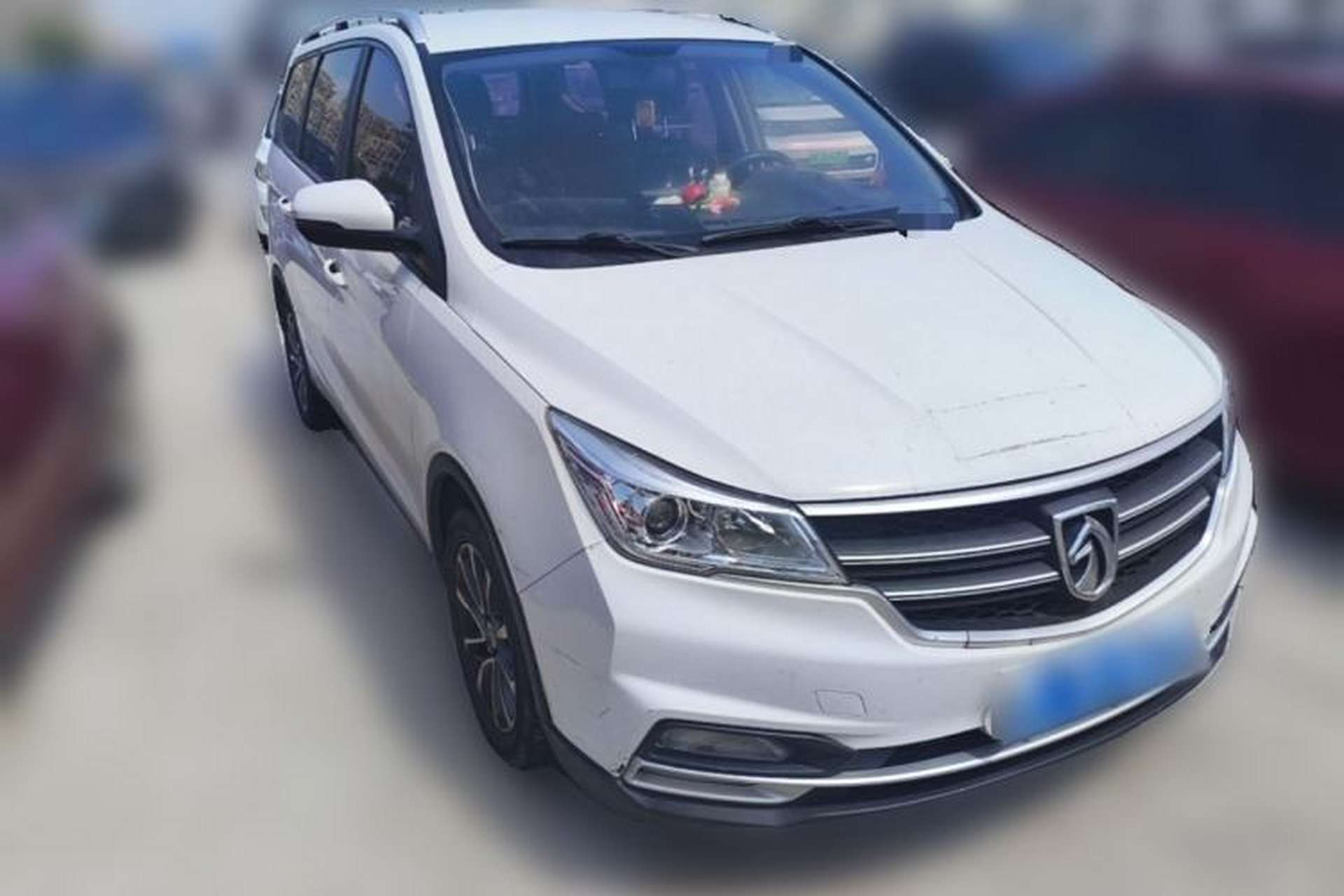 Used Baojun 730 2019 1.5L Manual Fashion Model 7-seater National V Front Right 45 Deg