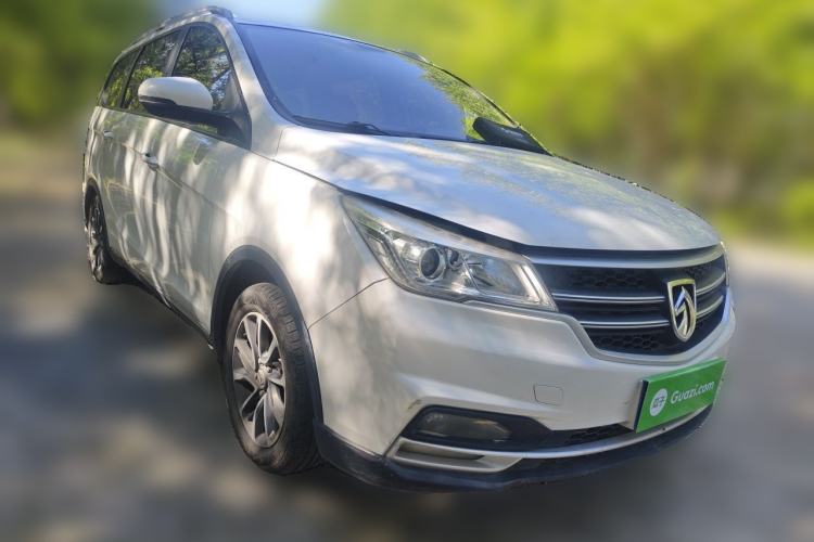 Used Baojun 730 2019 1.5L Manual Fashion Model 7-seater National V Front Right 45 Deg