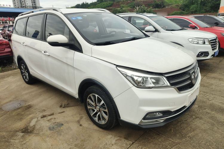 Used Baojun 730 2019 1.5T CVT Fashion Model 7 Seats China V Emission Standard Front Right 45 Deg