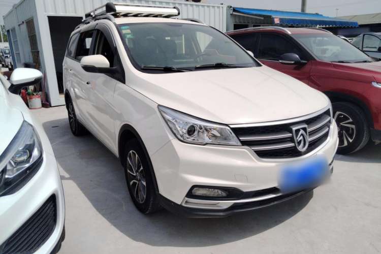 Used Baojun 730 2019 1.5T Manual Fashion Model 7-seater National V Front Right 45 Deg