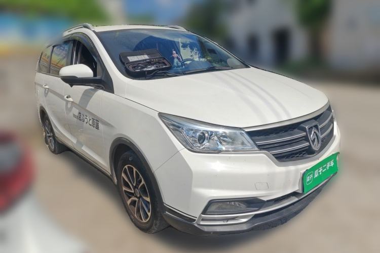 Used Baojun 730 2019 1.5L Manual Fashion Model 7-seater National V Front Right 45 Deg