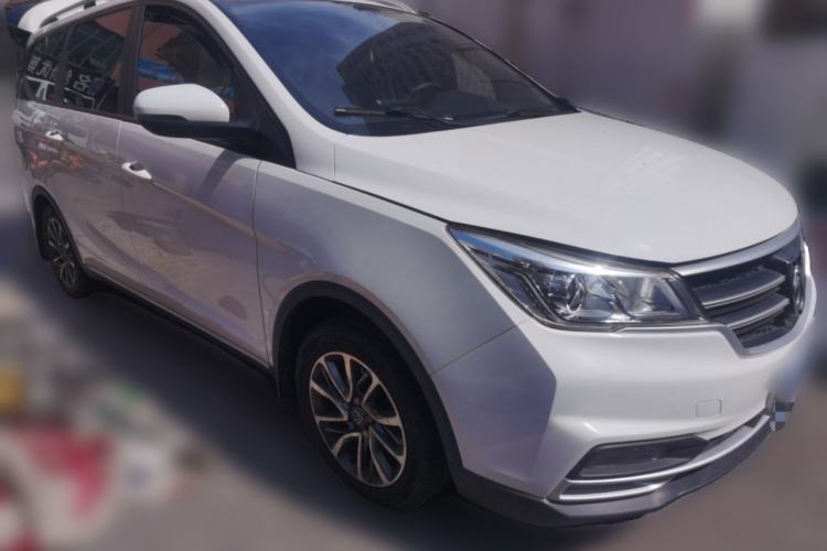 Used Baojun 730 2019 1.5L Manual Fashion Model 7-seater National V Front Right 45 Deg