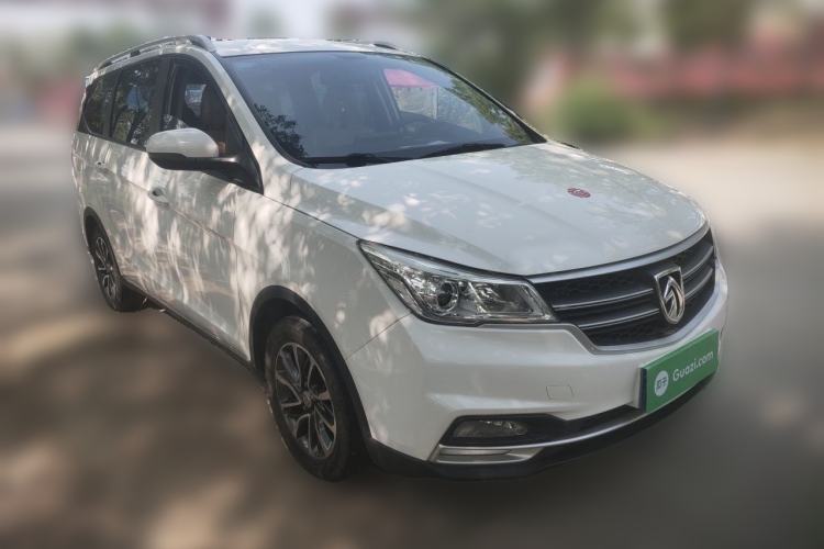 Used Baojun 730 2019 1.5L Manual Fashion Model 7-seater China VI Front Right 45 Deg