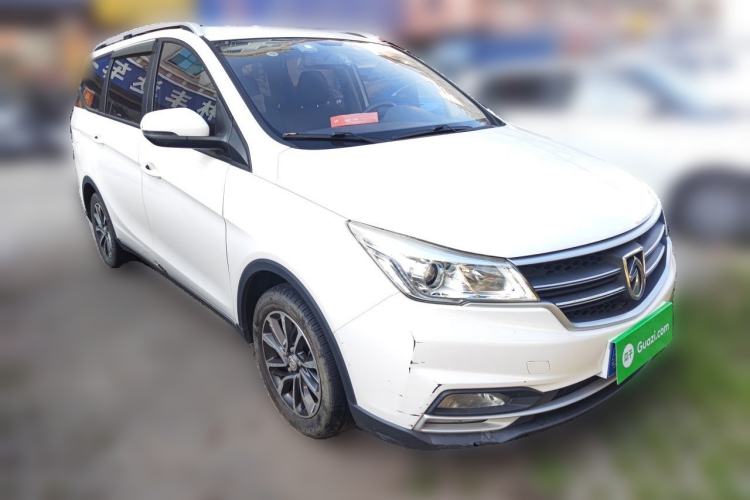 Used Baojun 730 2019 1.5L Manual Fashion Model 7-seater China VI Front Right 45 Deg
