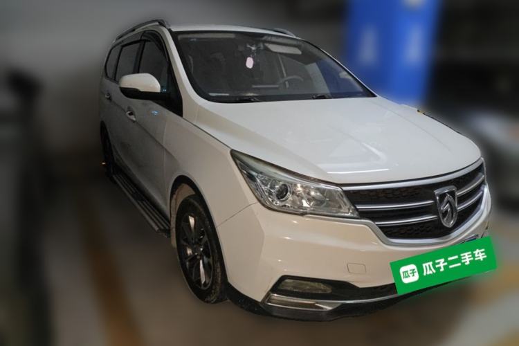 Used Baojun 730 2019 1.5L Manual Fashion Model 7-seater China VI Front Right 45 Deg