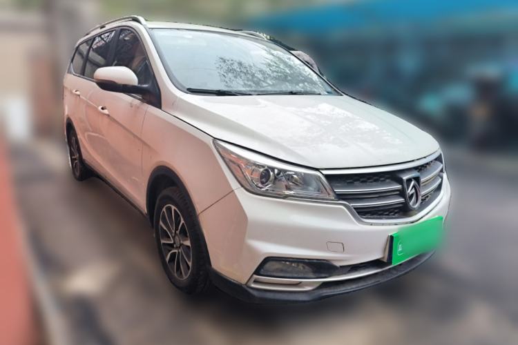Used Baojun 730 2019 1.5L Manual Fashion Model 7-seater National V Front Right 45 Deg