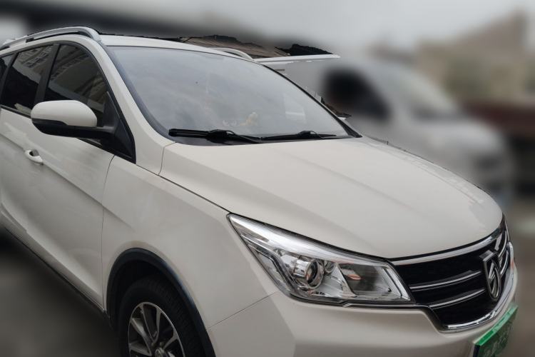 Used Baojun 730 2019 1.5L Manual Fashion Model 7-seater National V Front Right 45 Deg