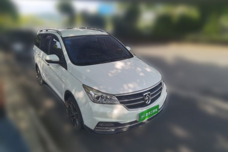 Used Baojun 730 2019 1.5T Manual Fashion Model 7-seater China VI Front Right 45 Deg