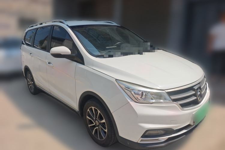 Used Baojun 730 2019 1.5L Manual Fashion Model 7-seater China VI Front Right 45 Deg