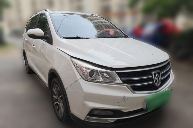 Used Baojun 730 2019 1.5T Manual Fashion Model 7-seater China VI Front Right 45 Deg