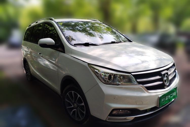 Used Baojun 730 2019 1.5T Manual Fashion Model 7-seater National V Front Right 45 Deg