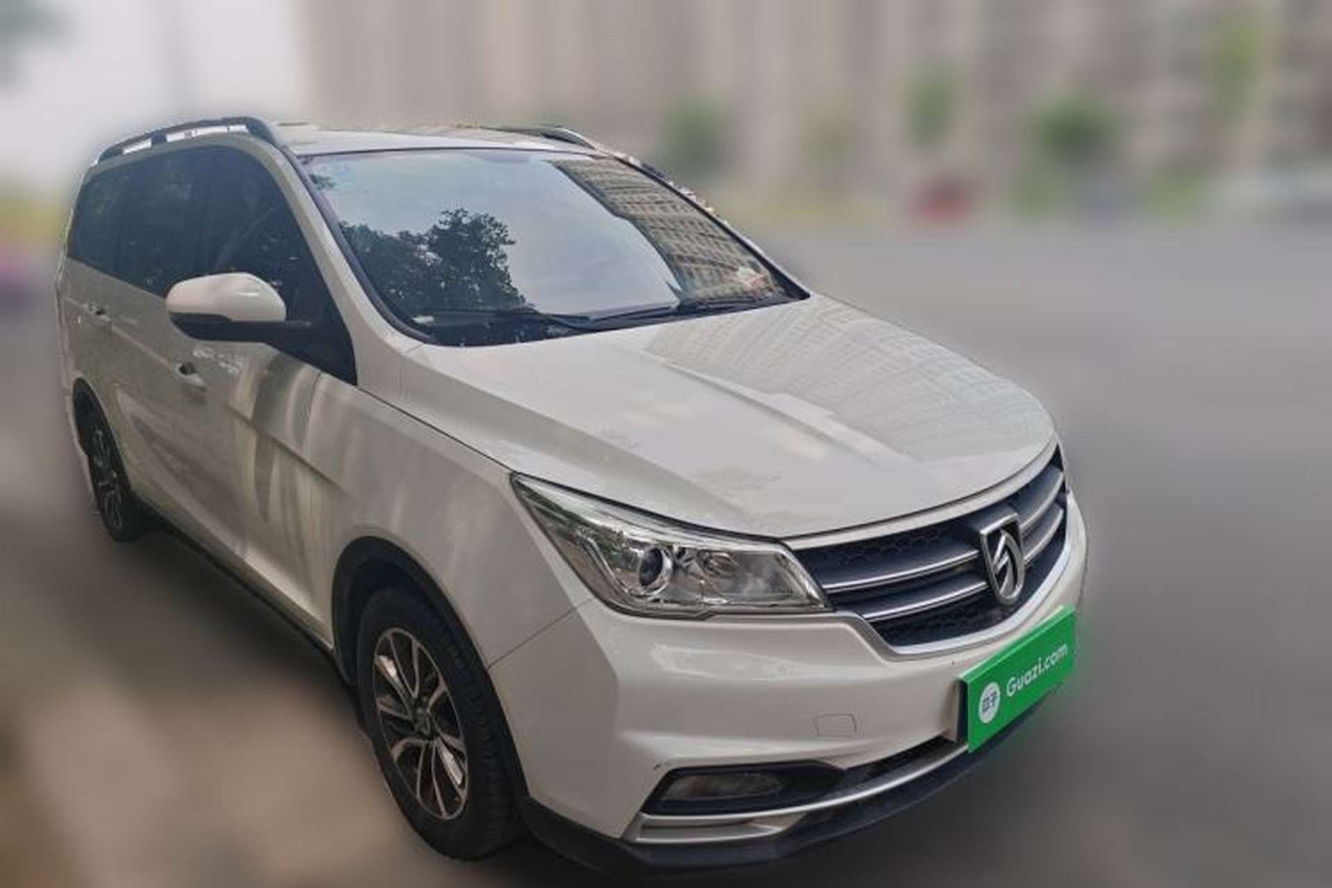 Used Baojun 730 2019 1.5L Manual Fashion Model 7-seater China VI Front Right 45 Deg