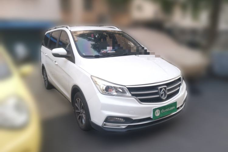 Used Baojun 730 2019 1.5L Manual Fashion Model 7-seater China VI Front Right 45 Deg