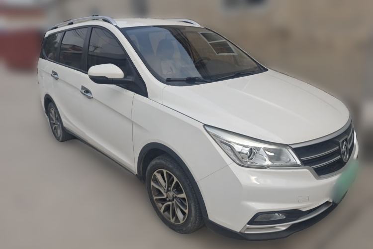 Used Baojun 730 2019 1.5L Manual Fashion Model 7-seater National V Front Right 45 Deg