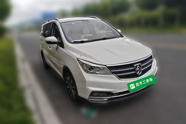 Used Baojun 730 2019 1.5L Manual Fashion Model 7-seater National V Front Right 45 Deg
