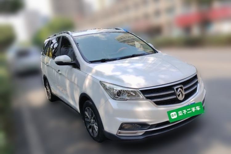 Used Baojun 730 2019 1.5L Manual Fashion Model 7-seater National V Front Right 45 Deg