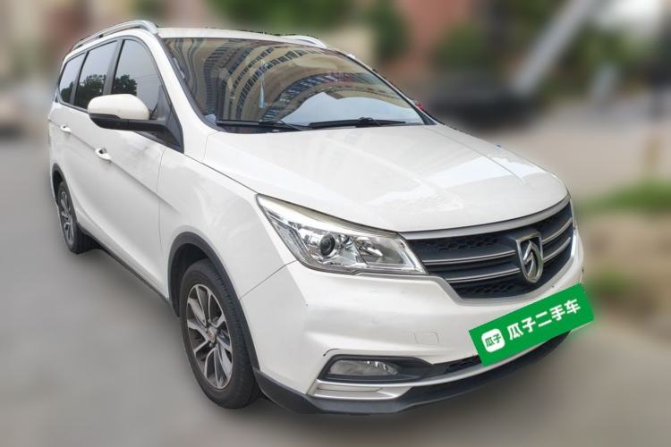 Used Baojun 730 2019 1.5L Manual Fashion Model 7-seater National V Front Right 45 Deg