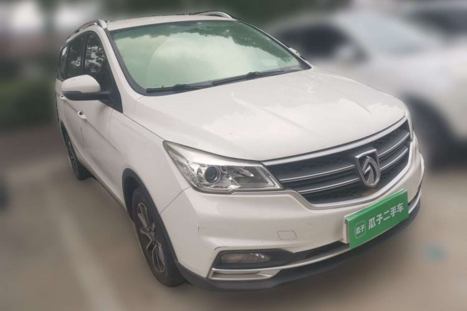 Used Baojun 730 2019 1.5L Manual Fashion Model 7-seater China VI Front Right 45 Deg