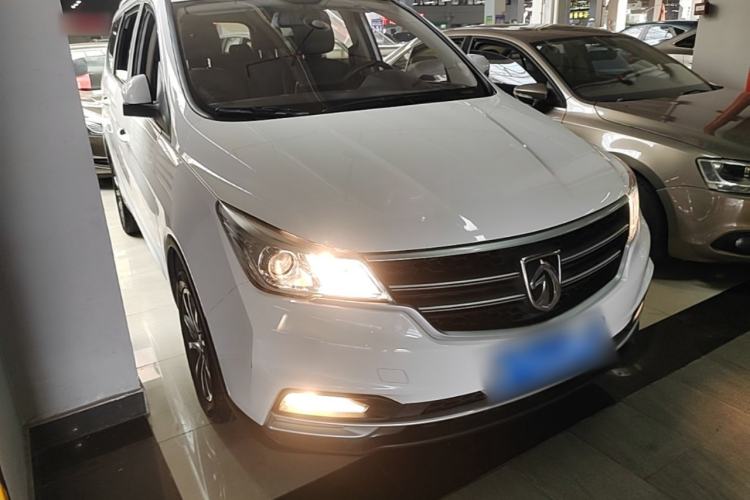 Used Baojun 730 2019 1.5L Manual Fashion Model 7-seater National V Front Right 45 Deg
