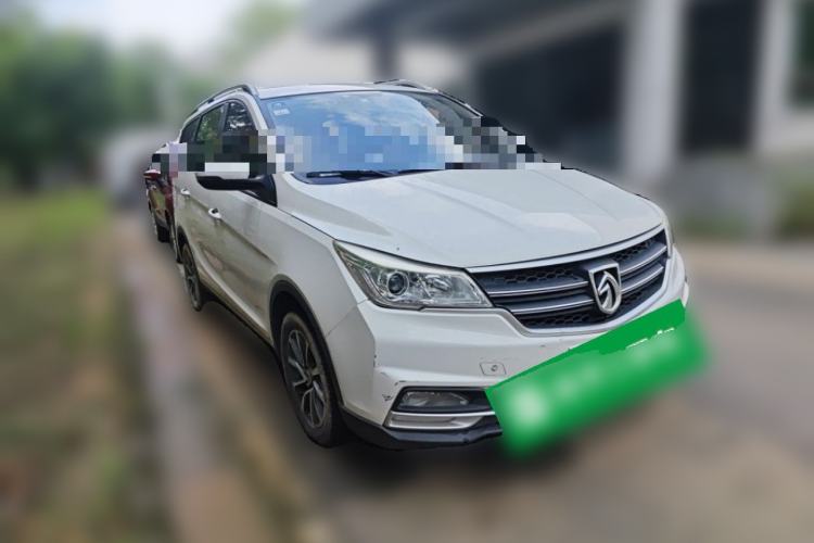 Used Baojun 730 2019 1.5L Manual Fashion Model 7-seater National V Front Right 45 Deg
