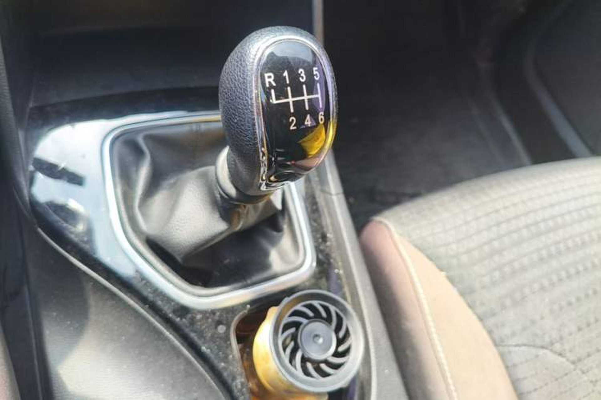 Used Baojun 730 2019 1.5L Manual Fashion Model 7-seater National V Gear Lever