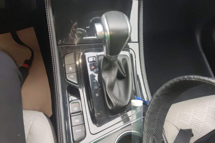 Used Baojun 730 2019 1.5T CVT Flagship Model 7 Seats China VI Emission Standard Gear Lever
