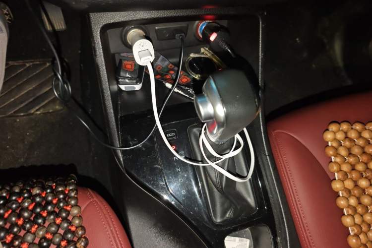 Used Baojun 730 2019 1.5T CVT Fashion Model 7 Seats China VI Emission Standard Gear Lever