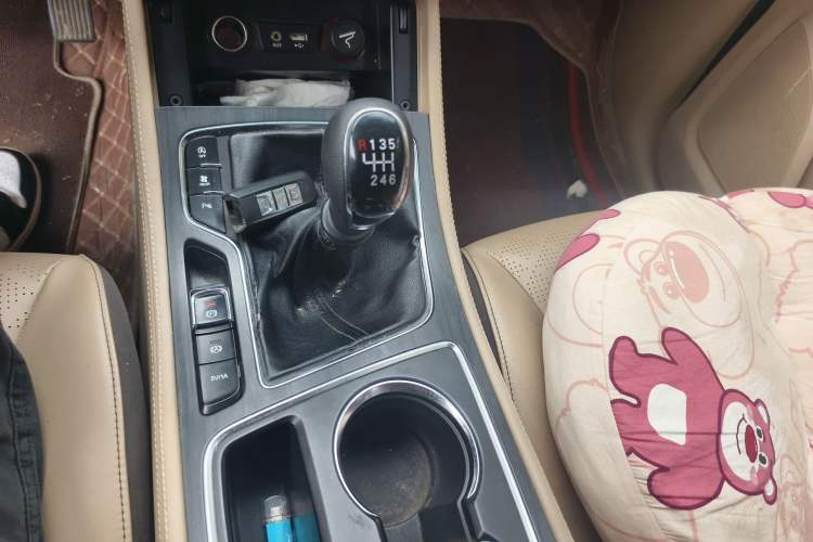 Used Baojun 730 2019 1.5T Manual Mild Hybrid Zhishang Model 7 Seats China V Emission Standard Gear Lever