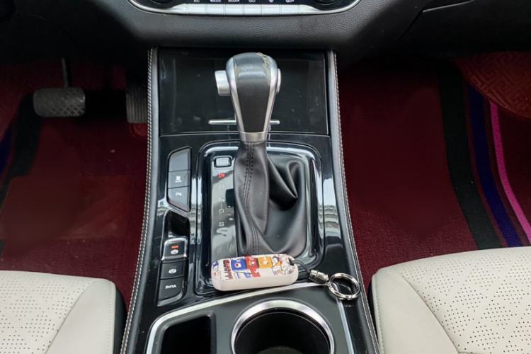 Used Baojun 730 2019 1.5T CVT Flagship Model 7 Seats China VI Emission Standard Gear Lever