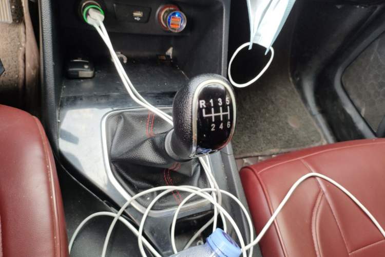 Used Baojun 730 2019 1.5T Manual Fashion Model 7-seater China VI Gear Lever