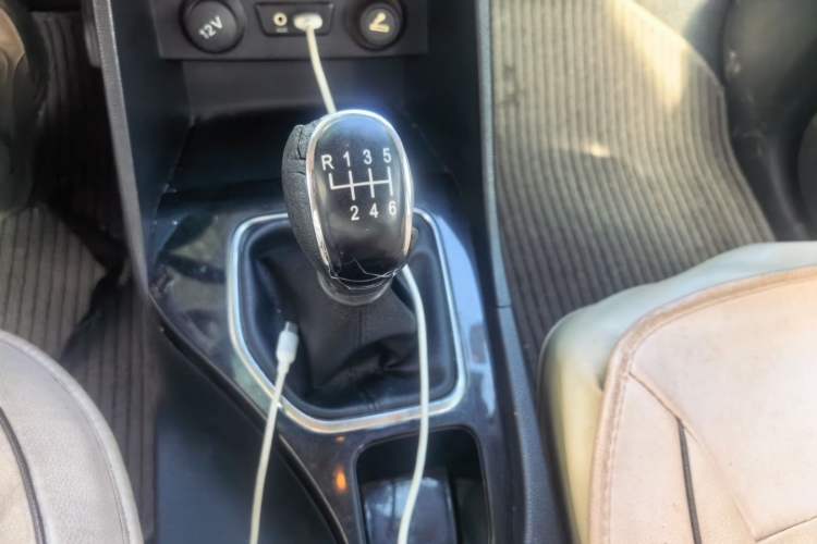 Used Baojun 730 2019 1.5L Manual Fashion Model 7-seater National V Gear Lever