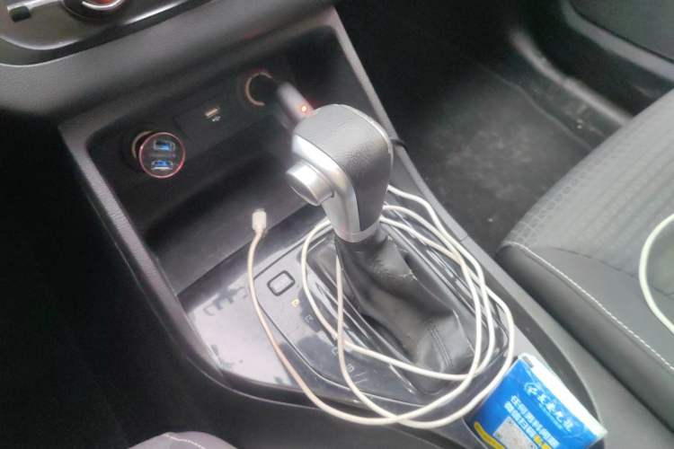 Used Baojun 730 2019 1.5T CVT Fashion Model 7 Seats China VI Emission Standard Gear Lever