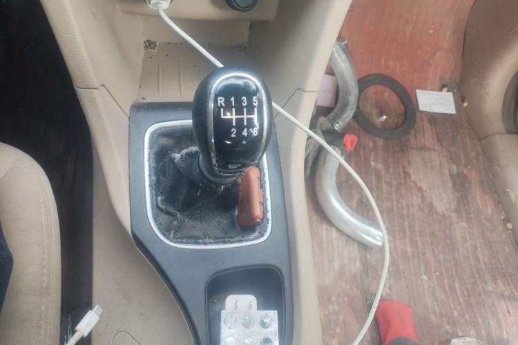 Used Baojun 730 2019 1.5L Manual Value Edition 7 Seats China VI Emission Standard Gear Lever