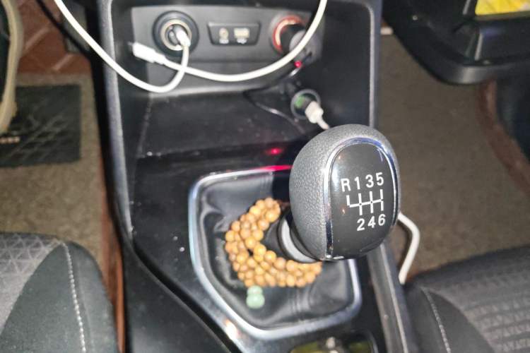 Used Baojun 730 2019 1.5T Manual Fashion Model 7-seater National V Gear Lever