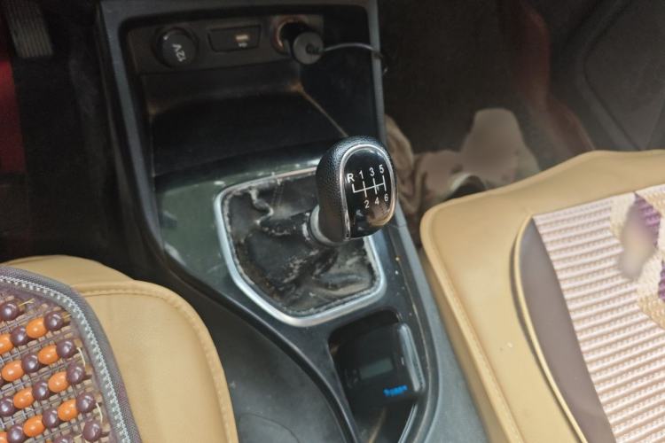 Used Baojun 730 2019 1.5L Manual Fashion Model 7-seater China VI Gear Lever