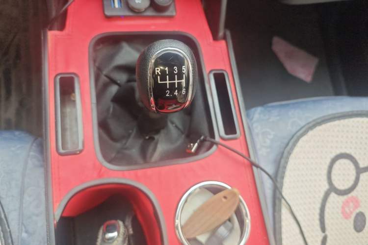 Used Baojun 730 2019 1.5L Manual Fashion Model 7-seater National V Gear Lever