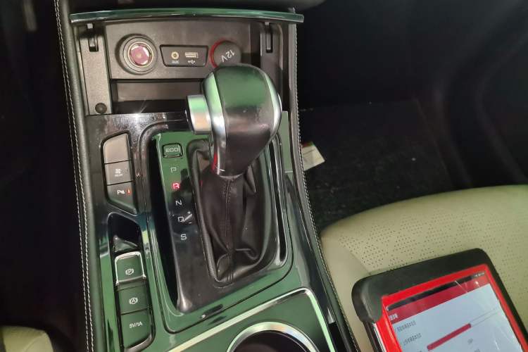 Used Baojun 730 2019 1.5T CVT Flagship Model 7 Seats China VI Emission Standard Gear Lever