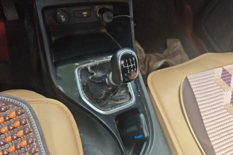 Used Baojun 730 2019 1.5L Manual Fashion Model 7-seater China VI Gear Lever