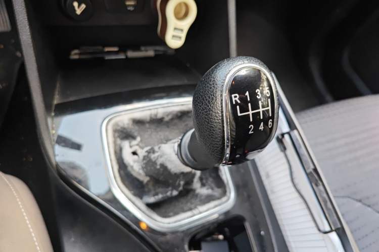 Used Baojun 730 2019 1.5L Manual Fashion Model 7-seater National V Gear Lever