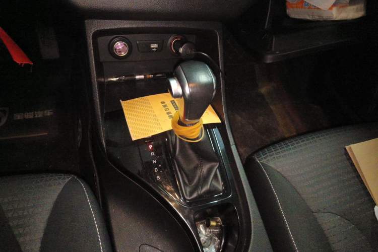 Used Baojun 730 2019 1.5T CVT Fashion Model 7 Seats China V Emission Standard Gear Lever