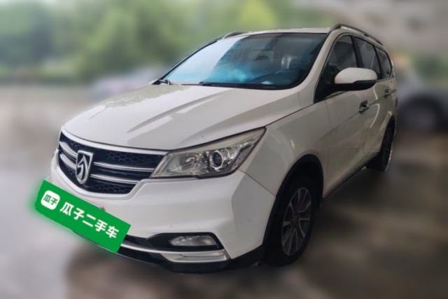 Używany Baojun 730 2019 1.5T Manual Fashion Model 7-seater China VI