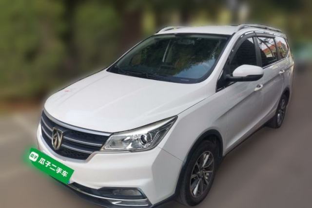 Używany Baojun 730 2019 1.5L Manual Fashion Model 7-seater China VI